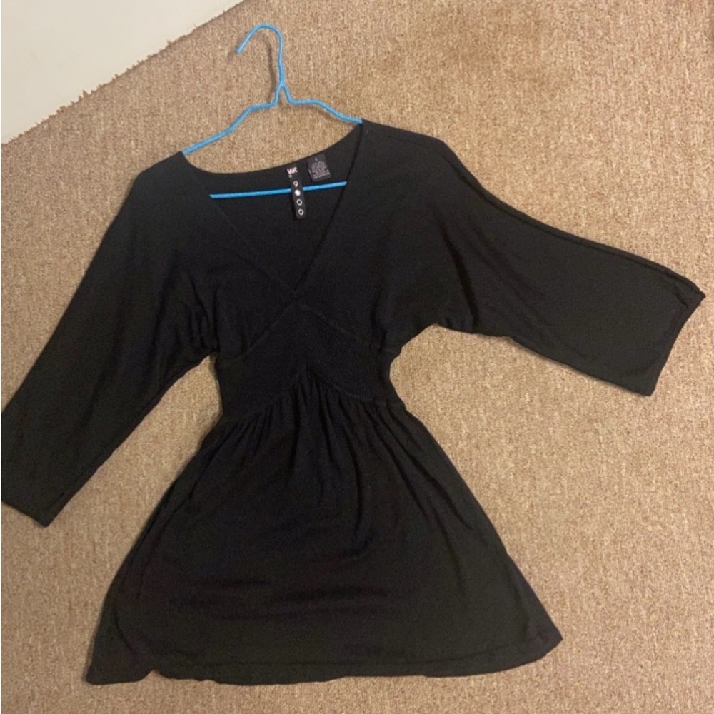 Women's elegant fitted V-neck sweater